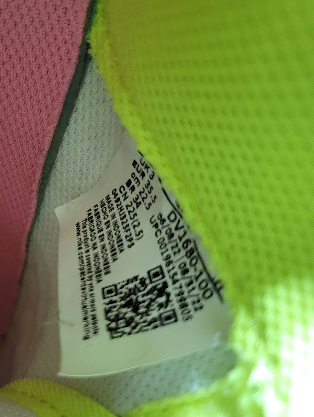 NIKE Air Force 1 LOW White Volt Sz Youth 3.5 No Box
